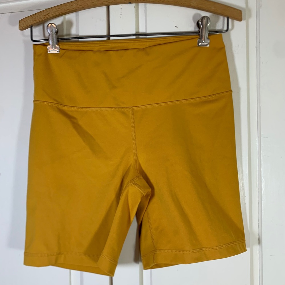 Yogalicious Lux Womens Mustard Yellow High Waisted Yoga GymShorts Size Medium